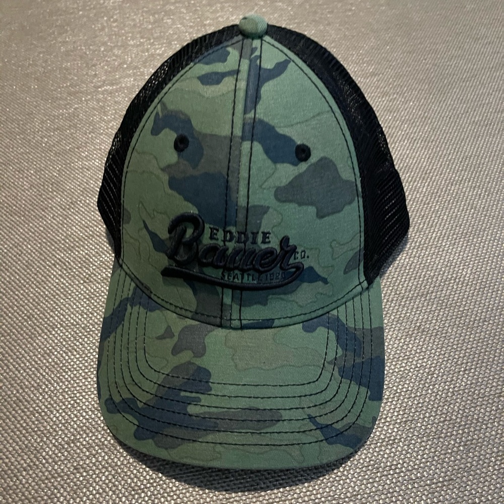 Eddie Bauer hat New